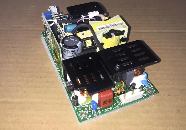 明緯自動刮膠機電源引領行業潮流